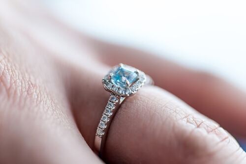 How to Identify Genuine Aquamarine: Tips for Buyers